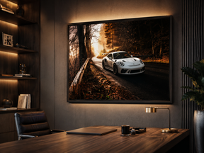 Quadro Decorativo Porsche 911 GT3 Branco em Estrada de Floresta